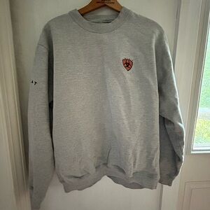 Ariat medium gray sweatshirt. Just in time for fall.